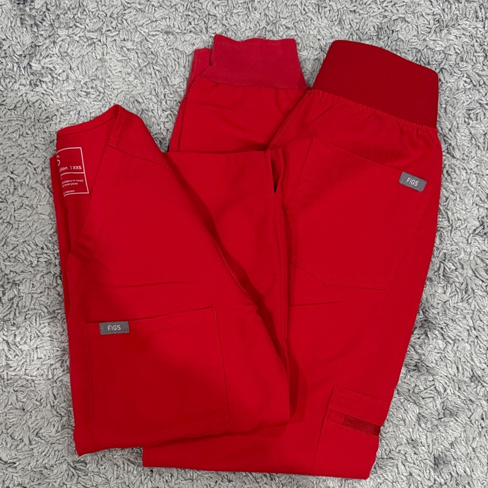 Figs Red Scrub Set